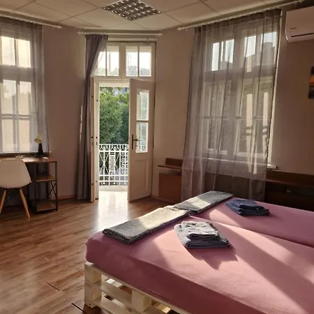 Lambo's Corner - Guest Pensjonat *