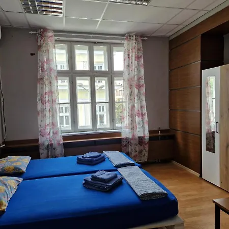 Lambo's Corner - Guest Warna