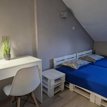 Lambo's Corner - Guest Warna