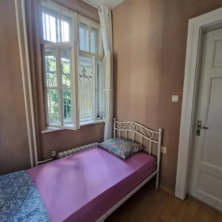 Lambo's Corner - Guest Pensjonat