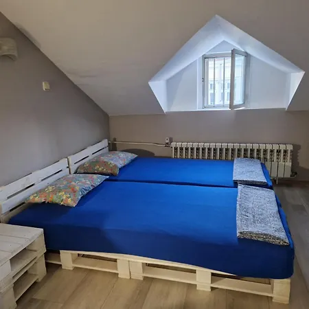 Lambo's Corner - Guest *