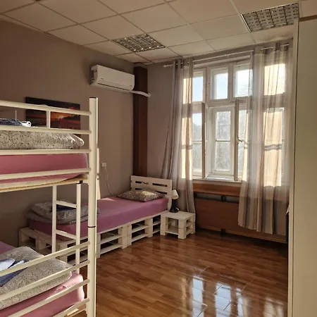 Lambo's Corner - Guest Warna