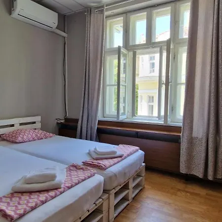 Lambo's Corner - Guest *