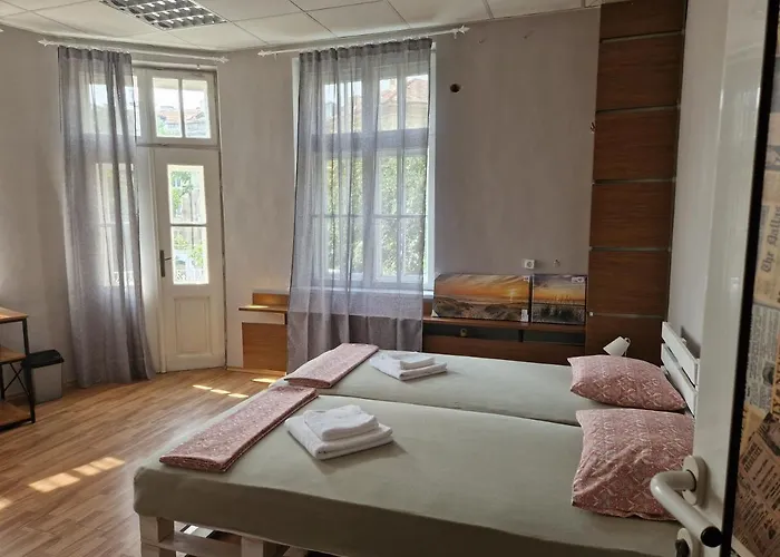 Lambo's Corner - Guest *