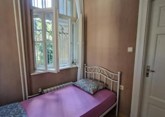 Lambo's Corner - Guest Vendégház