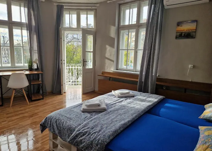 Lambo's Corner - Guest Vendégház Várna