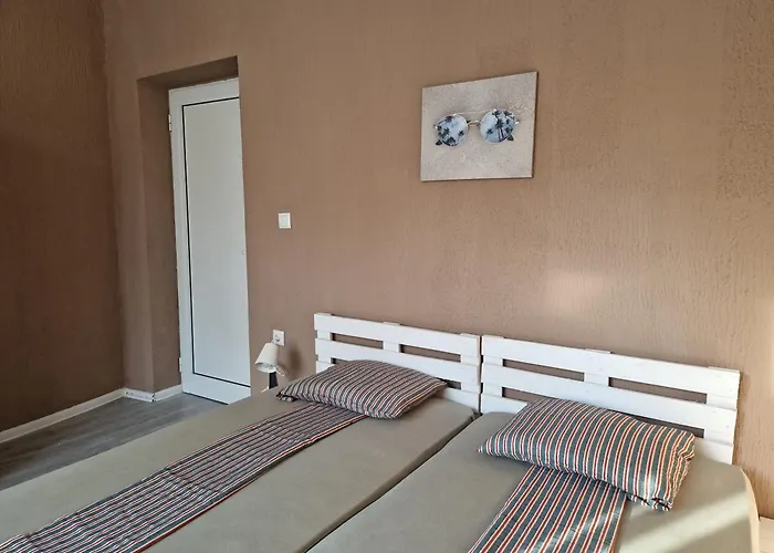 Lambo's Corner - Guest Vendégház Várna