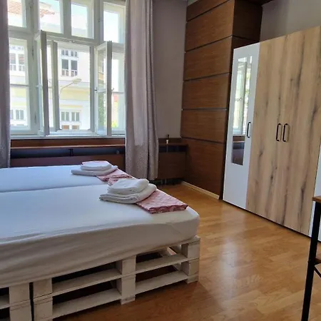 Lambo's Corner - Guest 게스트하우스 바르나