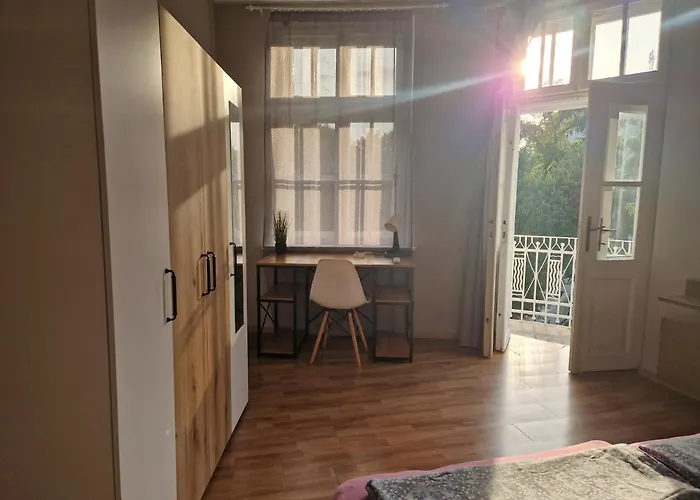 Lambo's Corner - Guest * 瓦爾納