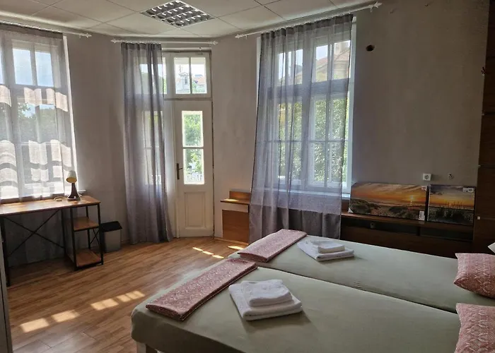 Lambo's Corner - Guest 招待所