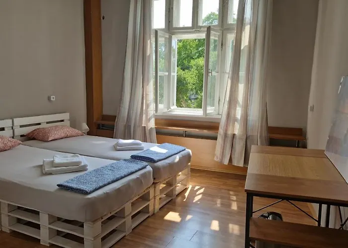 Lambo's Corner - Guest 瓦爾納