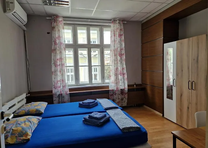 Lambo's Corner - Guest 瓦爾納