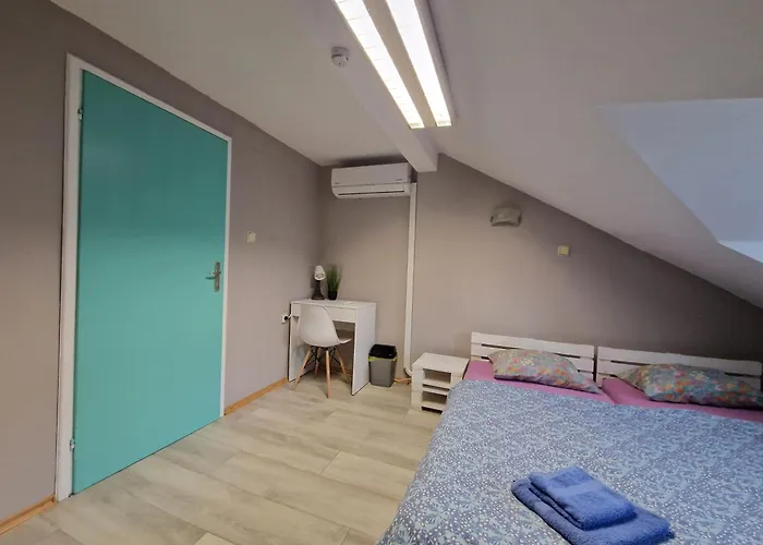 Lambo's Corner - Guest 瓦爾納