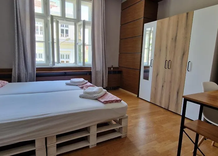 Lambo's Corner - Guest 招待所 瓦爾納